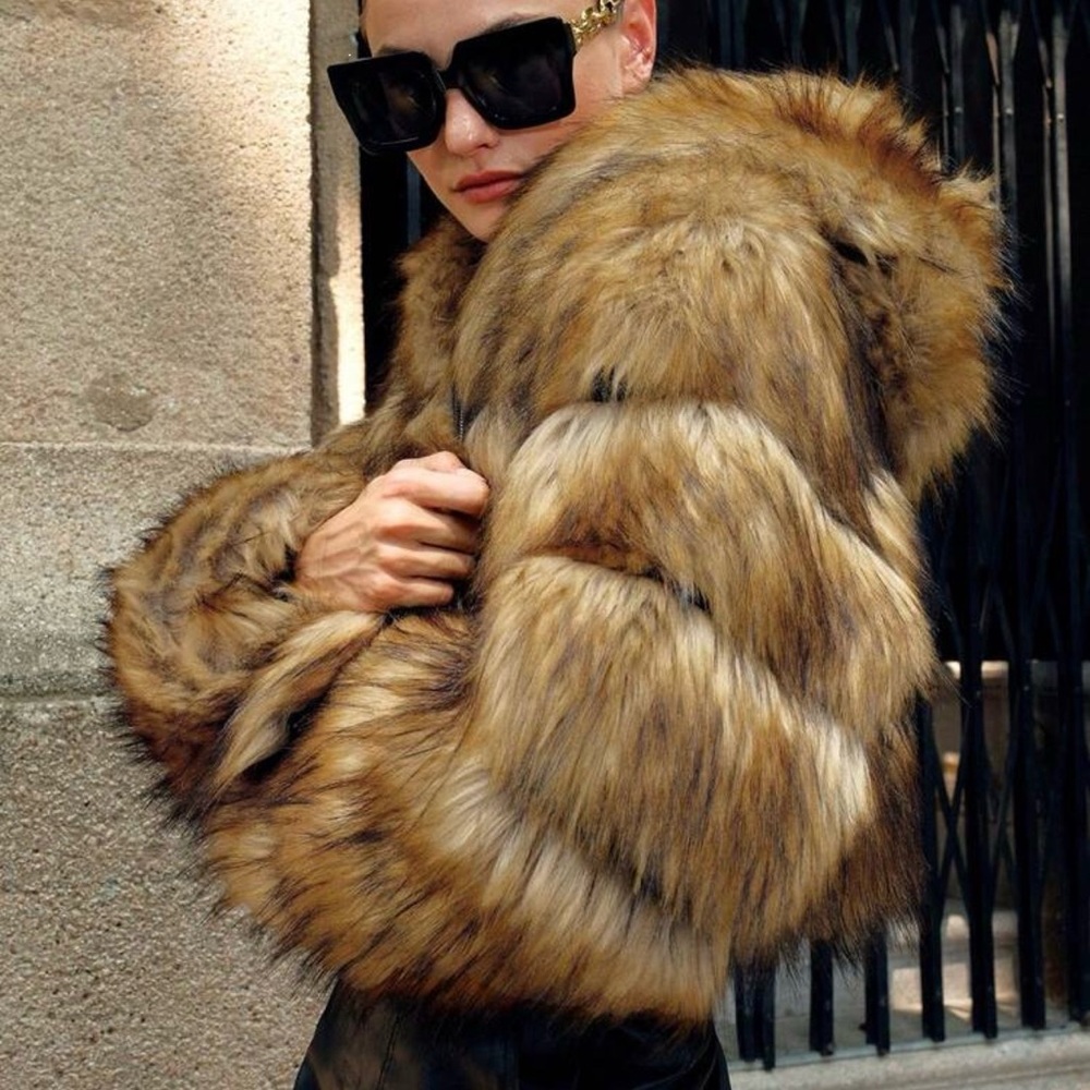 Luxurious Faux Fur Coat in Brown